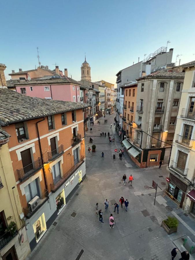 Loft espacioso con terraza y parking en el centro. Huesca Exterior foto